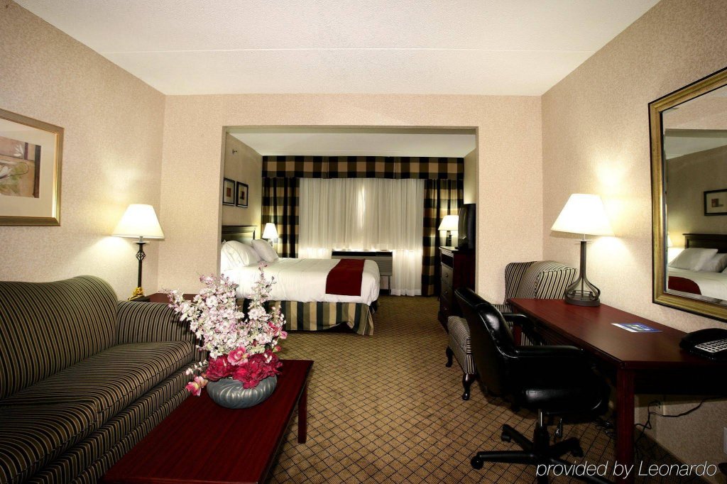 Фото GLō Best Western Mississauga Corporate Centre