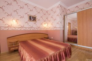 Tropikana (Таврическая улица, 37), hotel