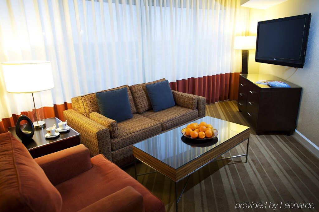 Фото The Westshore Grand, A Tribute Portfolio Hotel, Tampa