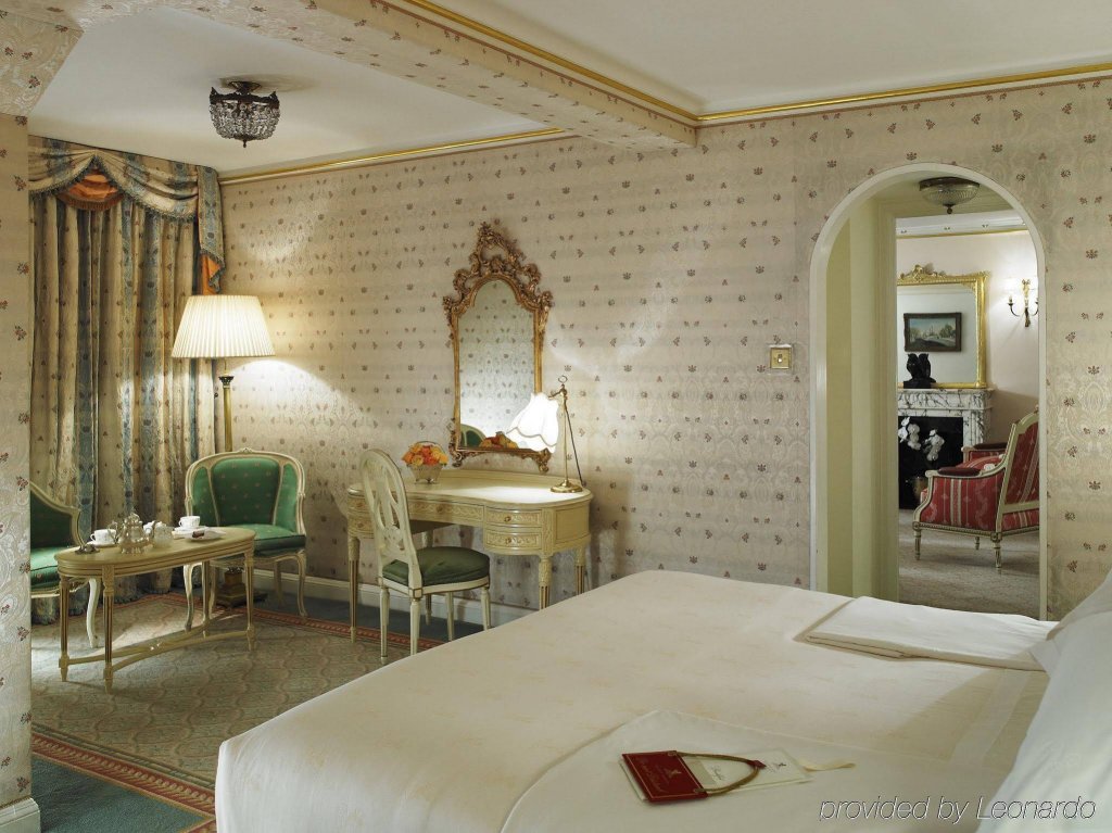 Фото The Ritz London