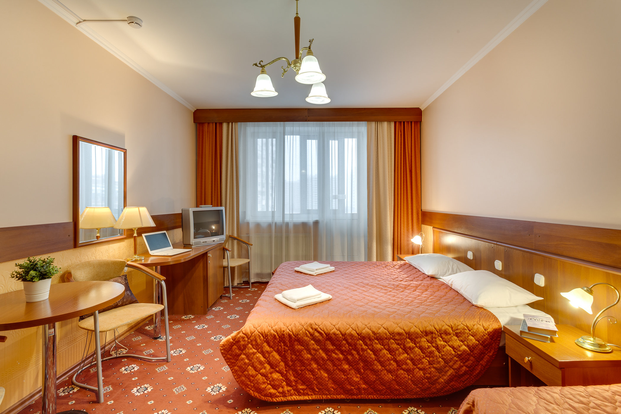 Фото отеля 2