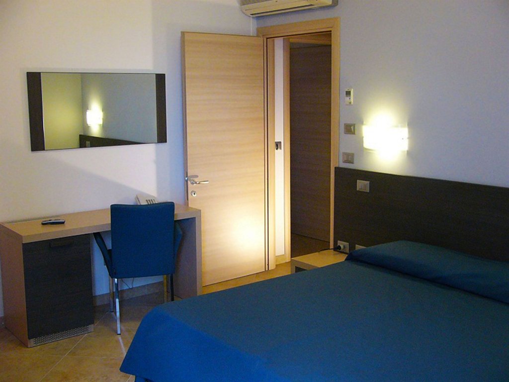 Фото Hotel Villa Lo Scoglietto