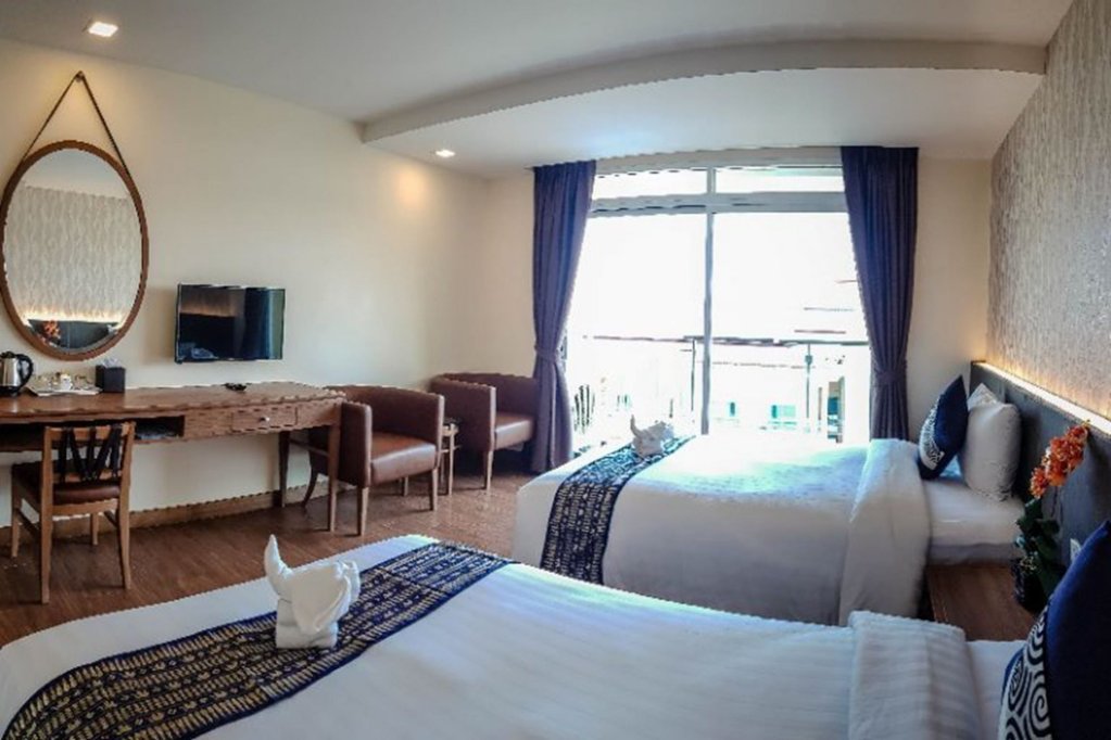 Фото Crystal Luxury Hotel