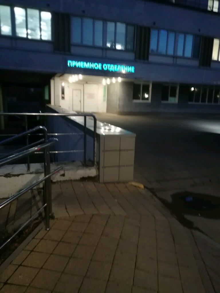 Фото: Городская клиническая больница № 13, больница для взрослых, Велозаводская 