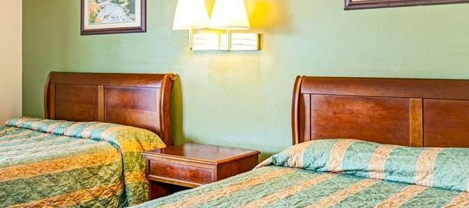 Фото Knights Inn South Hackensack