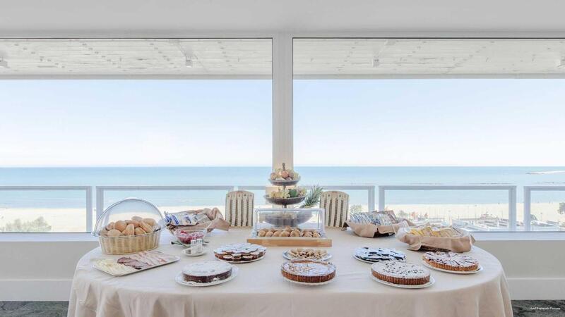 Фото Hotel Esplanade