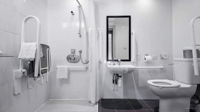 Фото The Landmark Hotel and Leisure Club