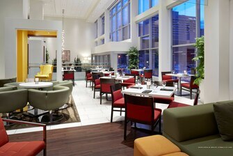 Фото Delta Hotels by Marriott Ottawa City Centre