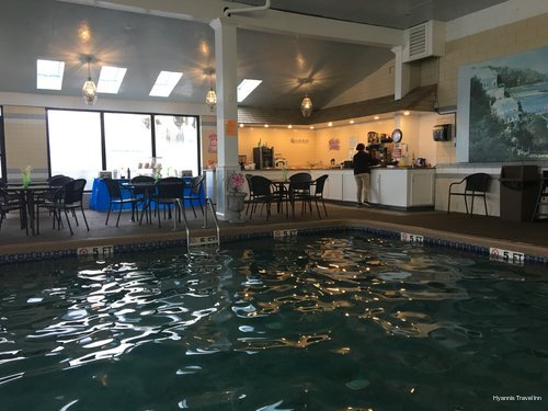 Фото Hyannis Travel Inn
