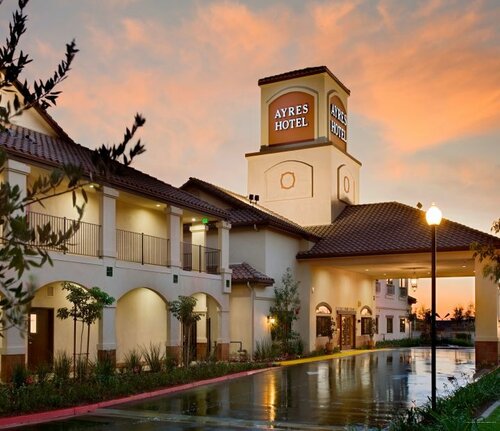 Внешний вид отеля Ayres Suites Yorba Linda в Йорбе Линде, фото 3