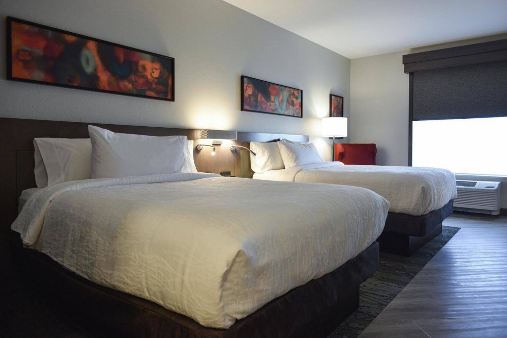 Фото Hilton Garden Inn Louisville Mall of St. Matthews