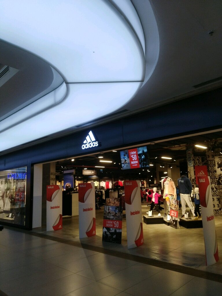 Adidas Outlet Store, спортивный магазин 