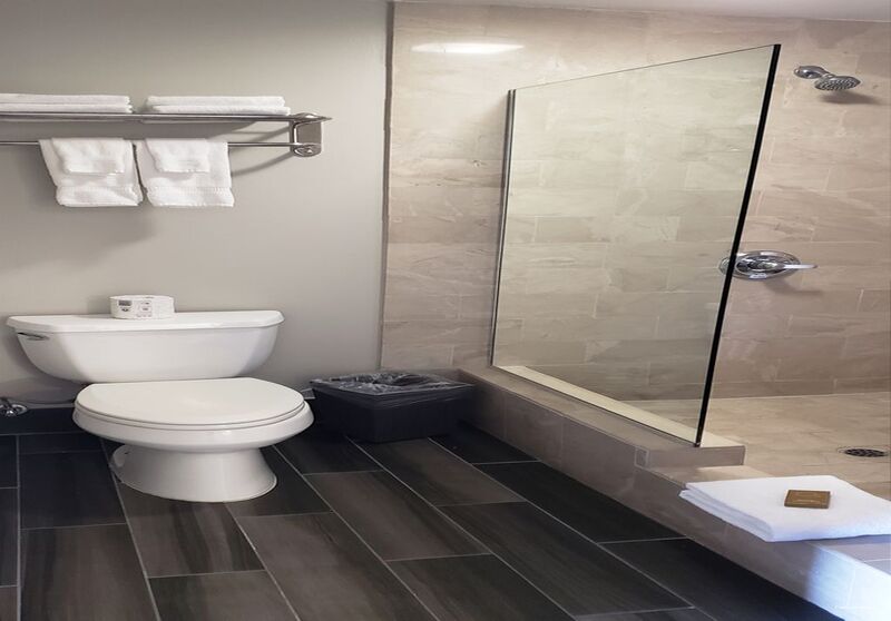 Фото Portofino Inn Burbank