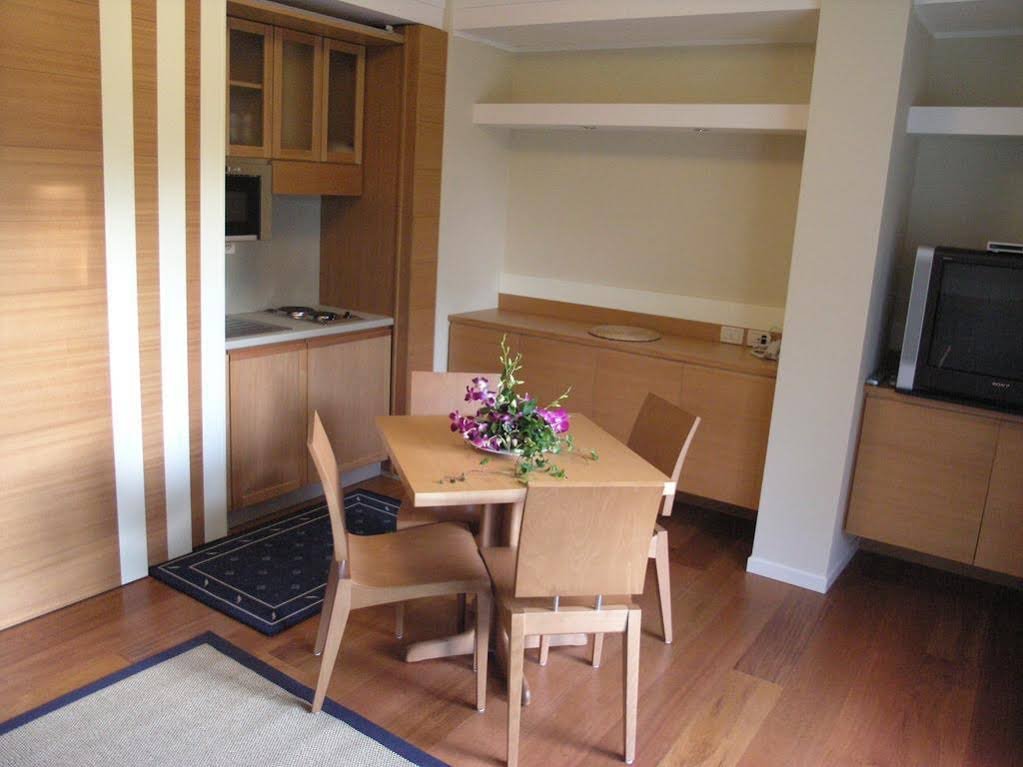 Фото Aparthotel England