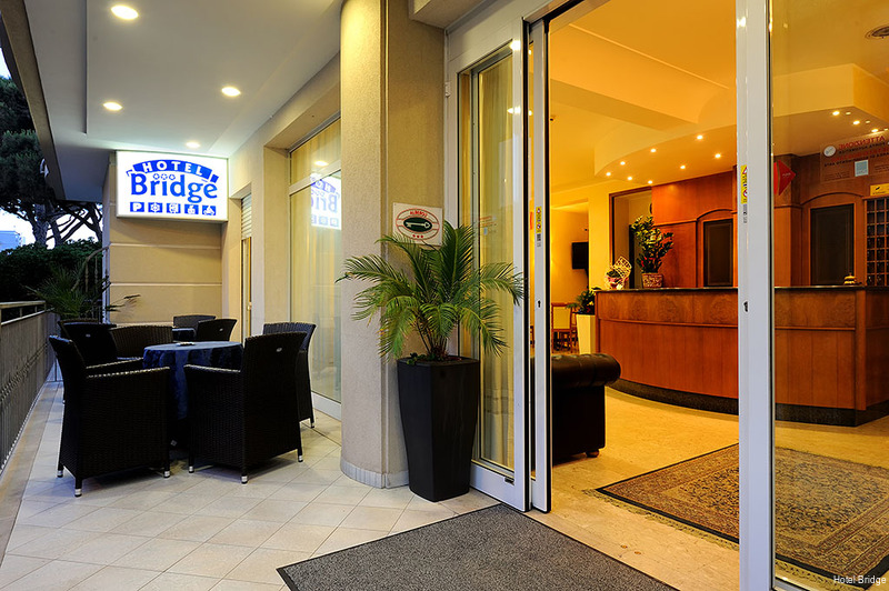 Фото Hotel Bridge