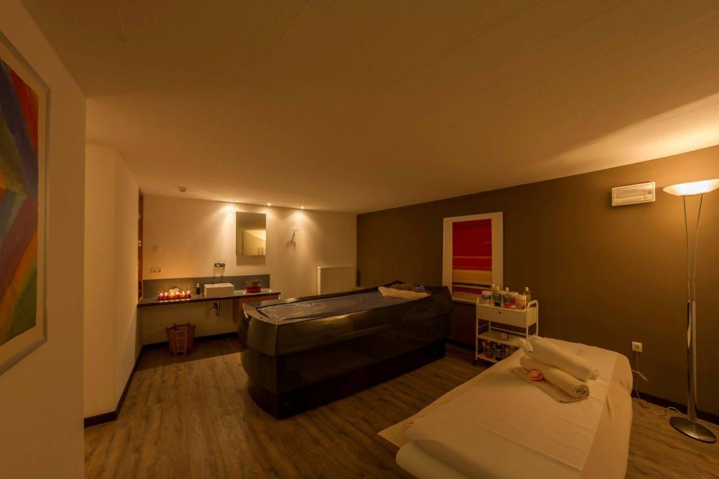 Фото Alpine City Wellness Hotel Dominik