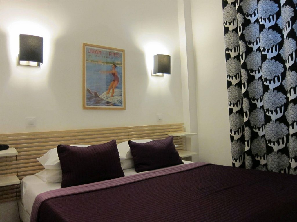 Фото Brit Hotel Colbert Juan les Pins