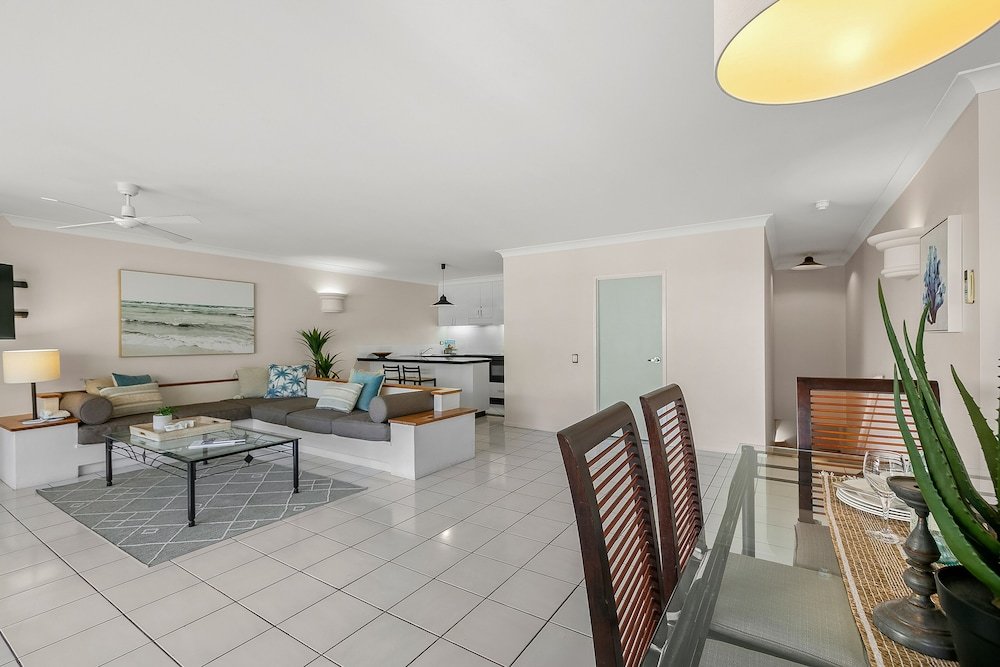 Фото Belle Escapes - Oceanview Suite Alamanda Beachfront Resort 88