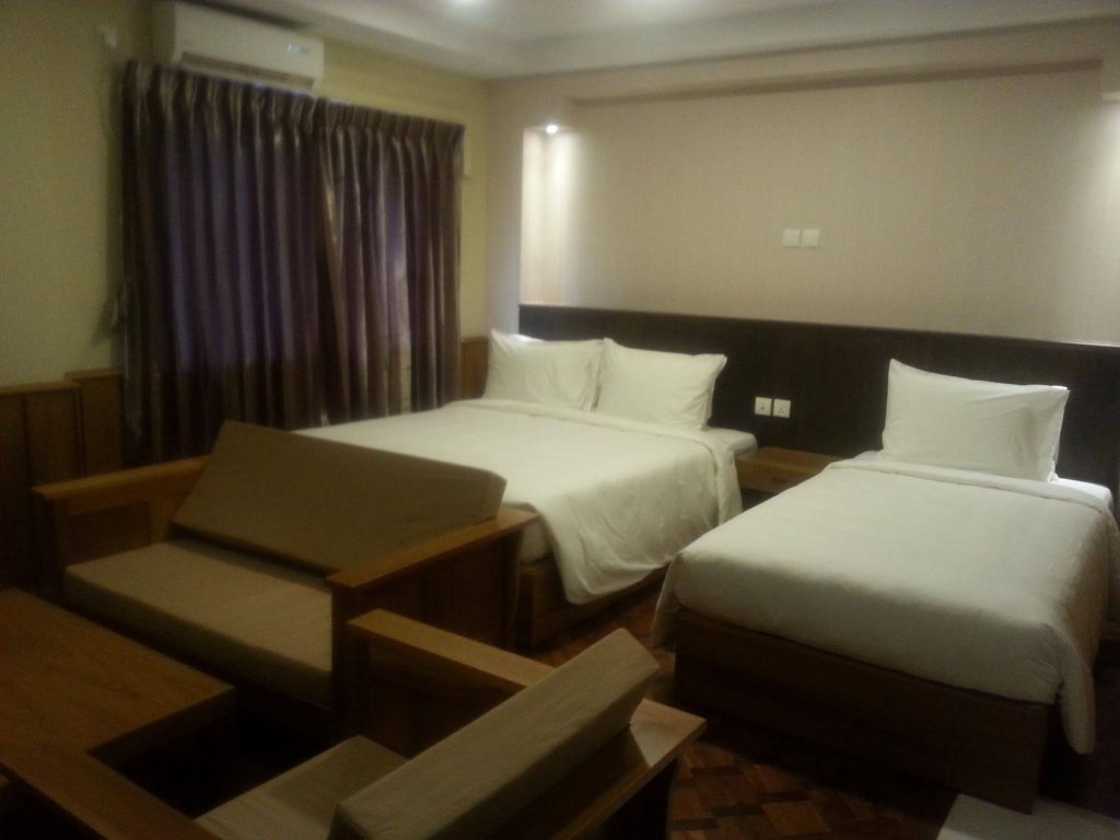 Фото Hotel H Valley Yangon