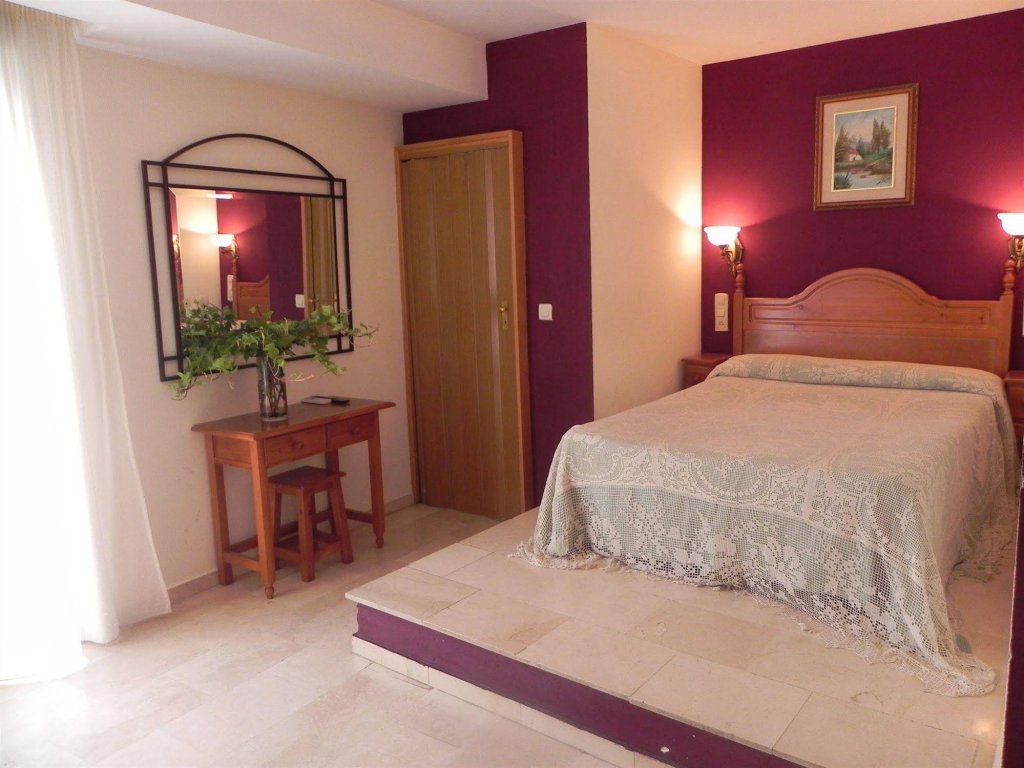 Фото Hostal El Olivo