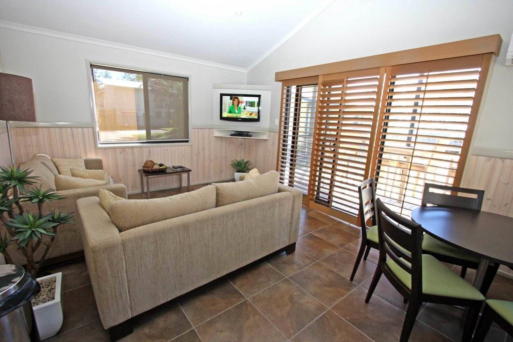 Фото Ocean Beach Tourist Park