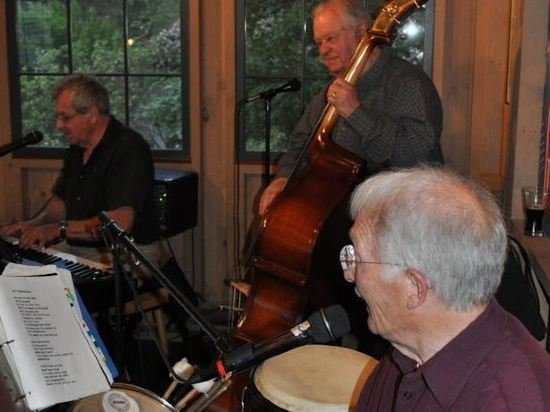 Фото Cedar Crest Inn