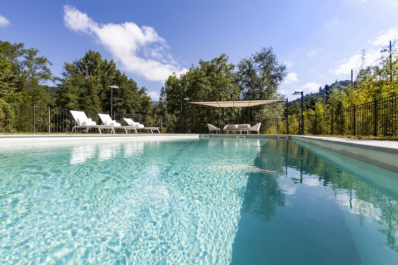 Гостиница Castello di Pontebosio Luxury Resort