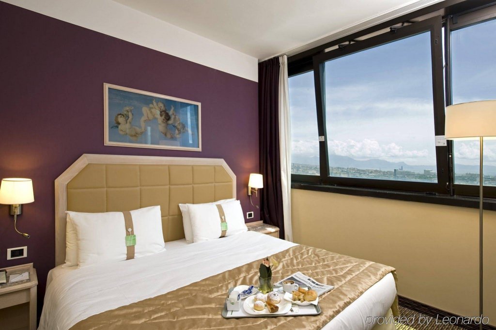 Фото Holiday Inn Naples, an Ihg Hotel