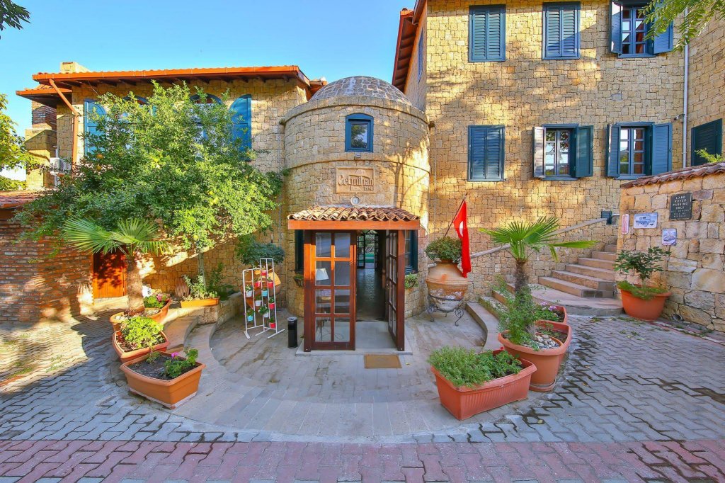 Фото отеля 1