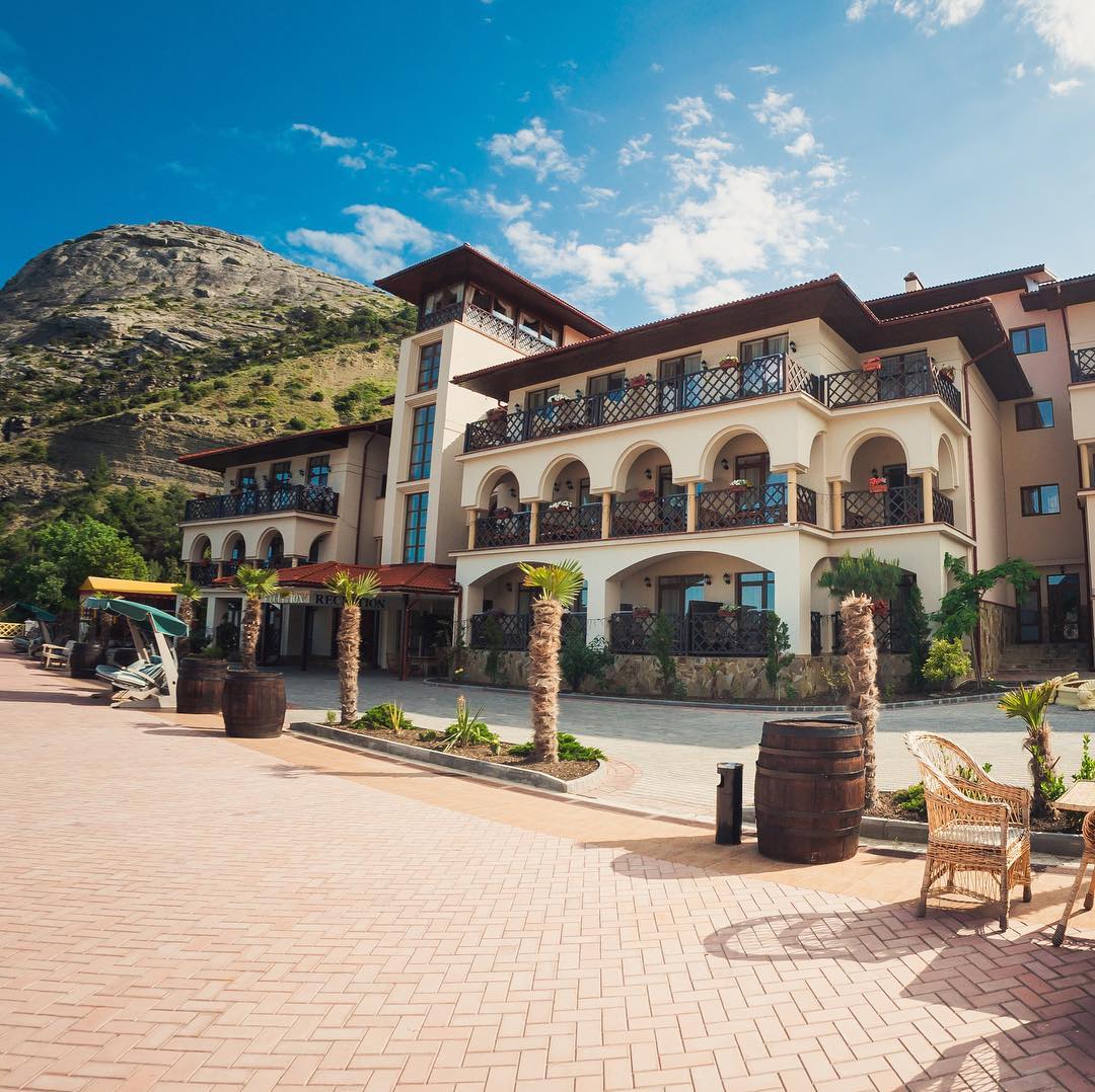 Фото отеля 1