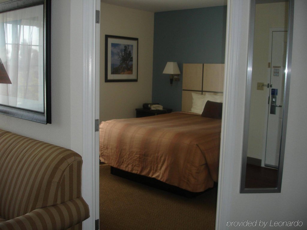 Фото Sonesta Simply Suites Anaheim