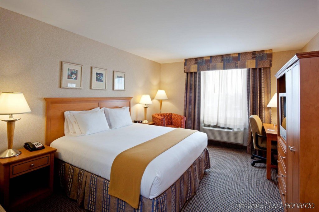 Фото Holiday Inn Express Brooklyn, an Ihg Hotel