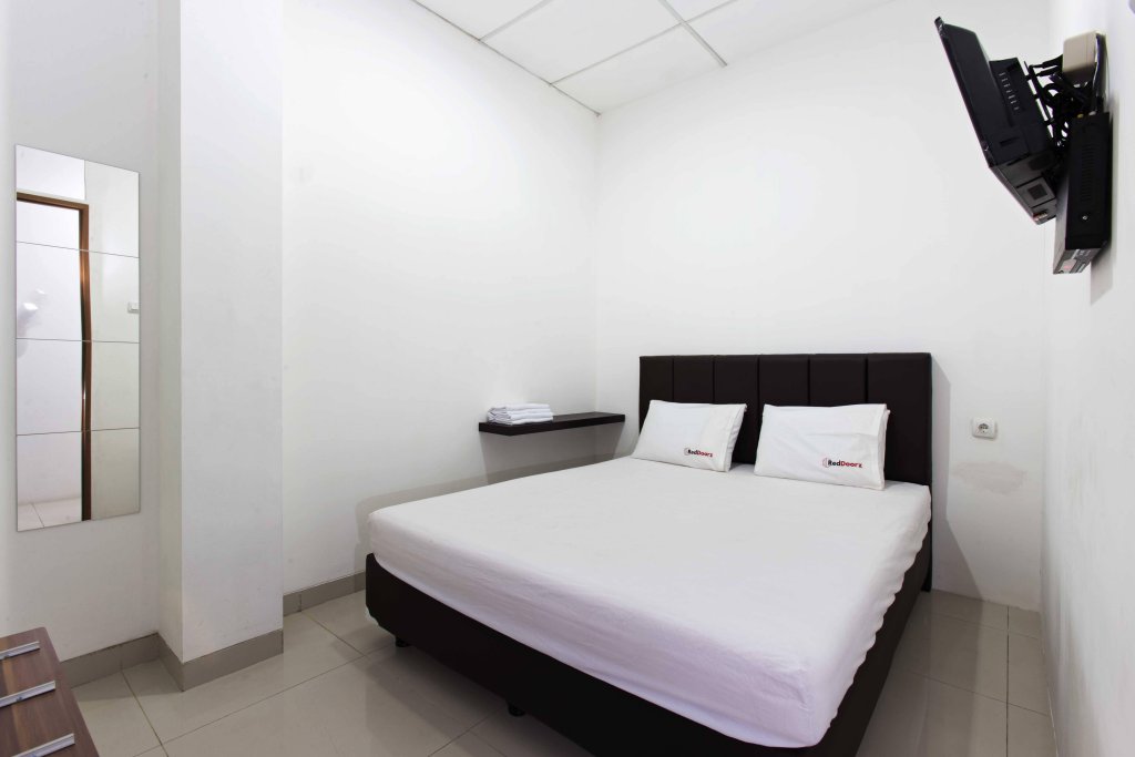 Фото Reddoorz @ Kemanggisan