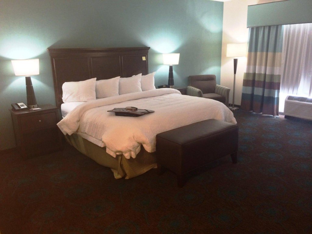 Фото Hampton Inn Pittsburgh-Bridgeville