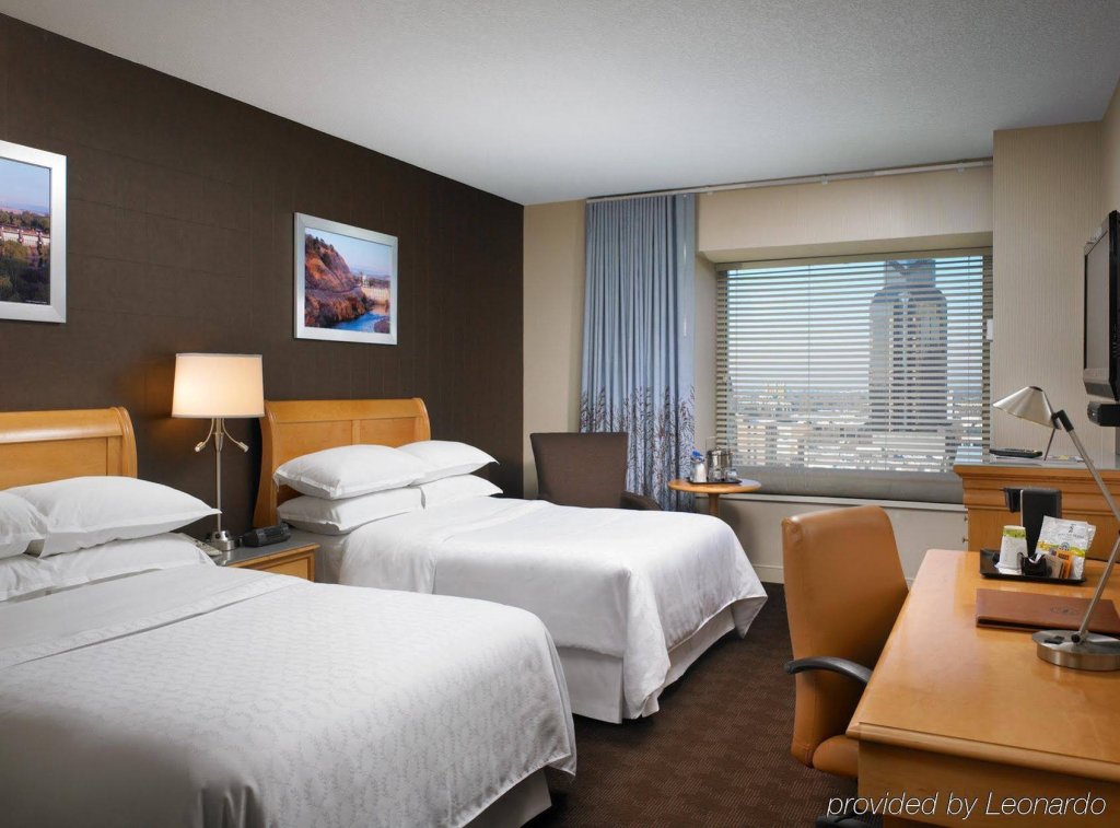 Фото Sheraton Grand Sacramento Hotel