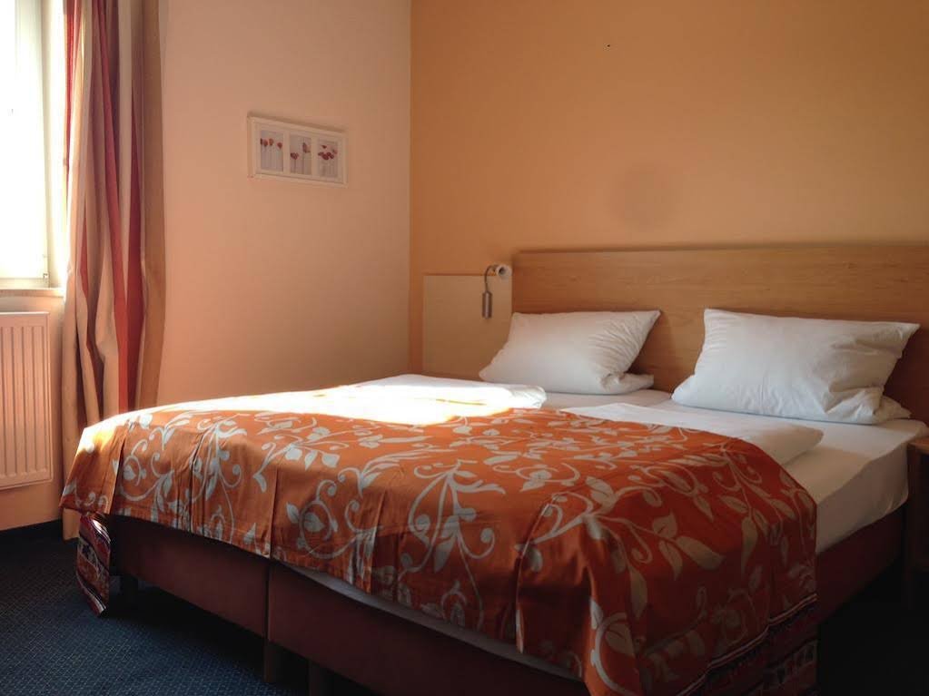 Фото Hotel Villa Toskana