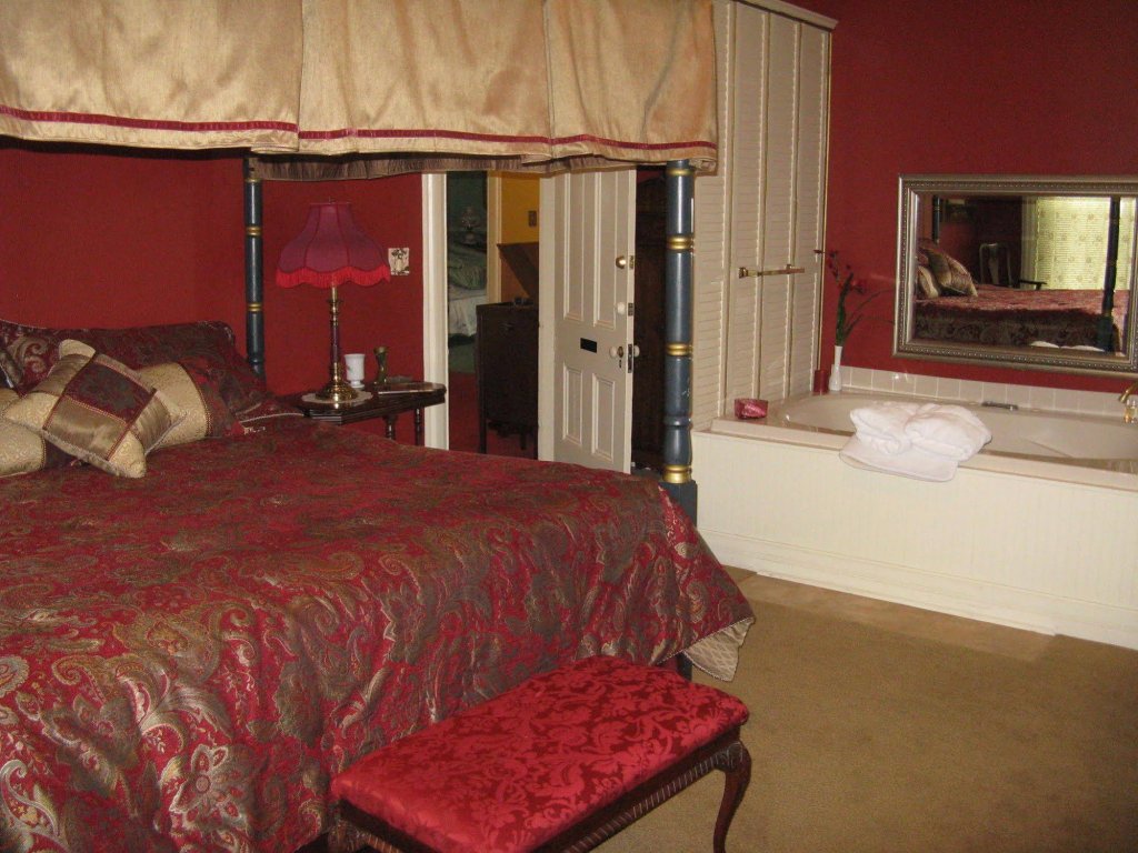 Фото Riverview Mansion