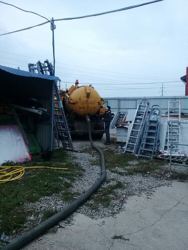 Откачка жидких бытовых отходов, вывоз мусора и отходов, Центральная ул ...