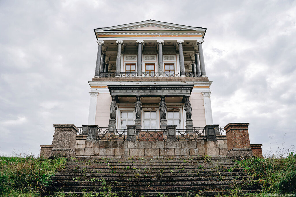 Landmark, attraction Belvedere Palace, Peterhof, photo