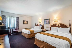 Гостиница Quality Inn & Suites Albany Airport