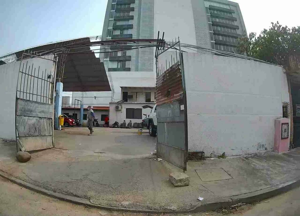 Car wash El Junte, Santa Cruz de la Sierra, photo