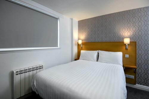 Гостиница Corner House Hotel