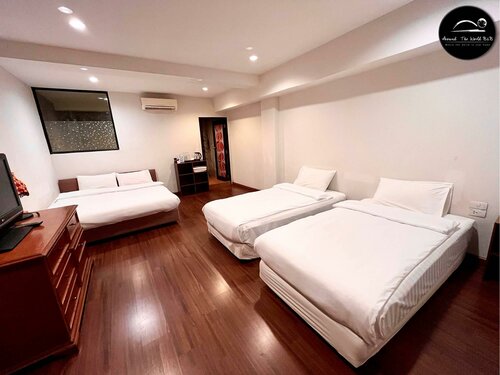 Гостиница Around The World B&b