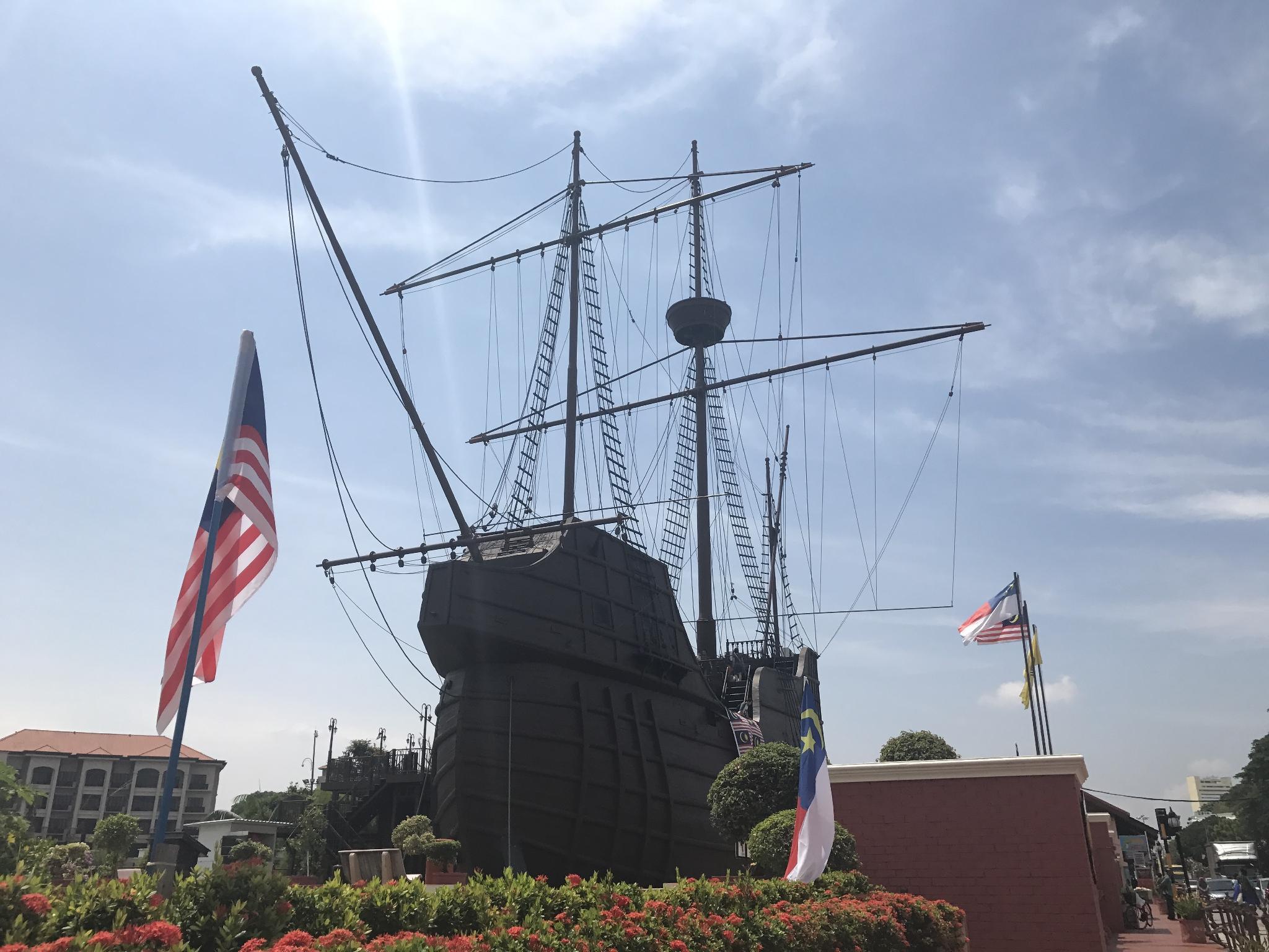 Фото Al Huda Hotel