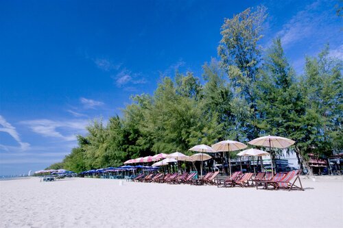 Гостиница Beachfront Hotel Cha Am