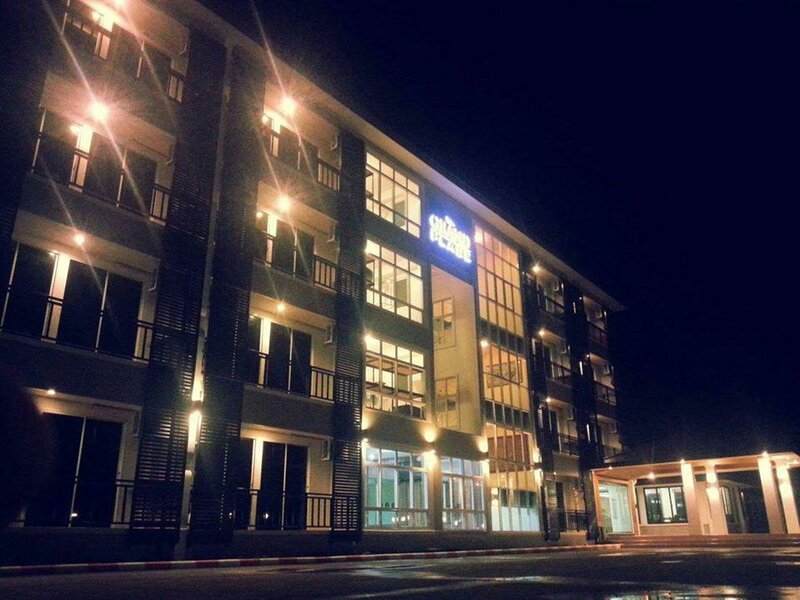 Гостиница Grand Lopburi Hotel