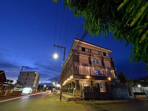 Гостиница Riverside Hotel