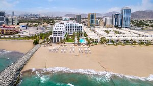 отель Palace Beach Resort Fujairah