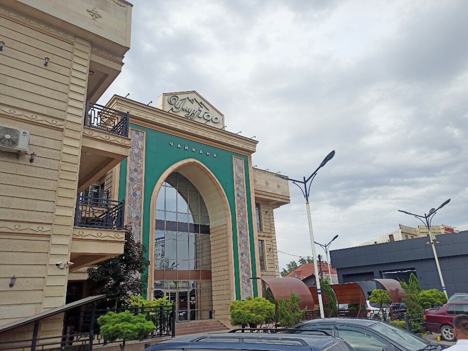 Институттағы әйелдер дәретханасындағы әйелдер кискаларының жасырын камерасы