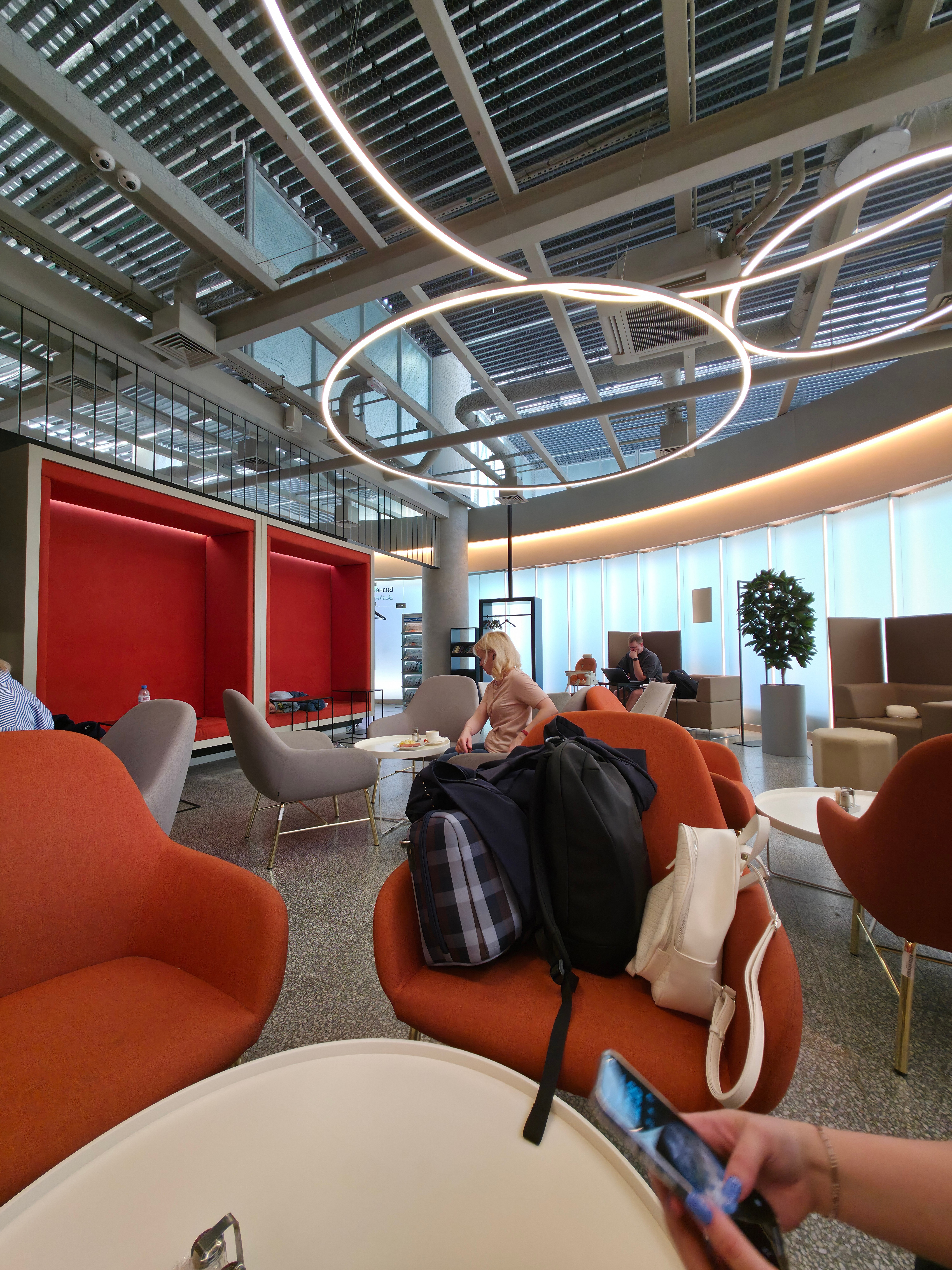 Busty qoramagiz bilan porno